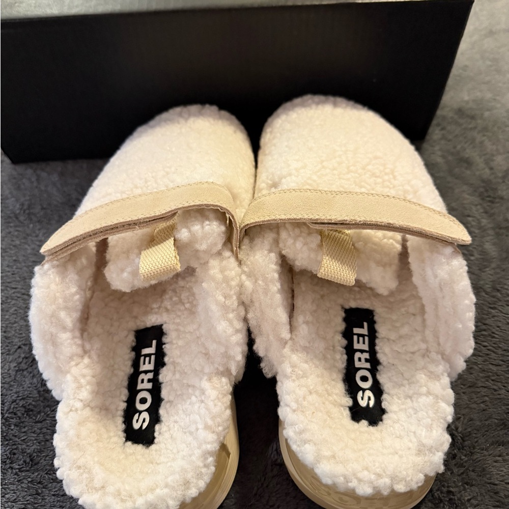 Sorel White and Tan Fuzzy Mules - Picture 3 of 7